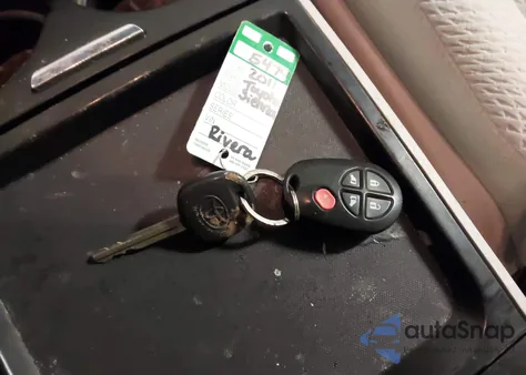 2011 Toyota Sienna Le V6 z USA, uszkodzony, nr VIN 5TDKK3DC9BS098860